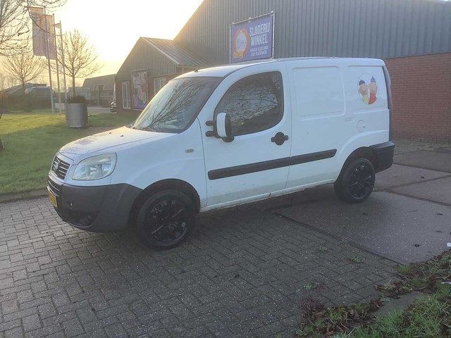 2007 fiat doblo cargo bedrijfswagen - afbeelding 1 van  12