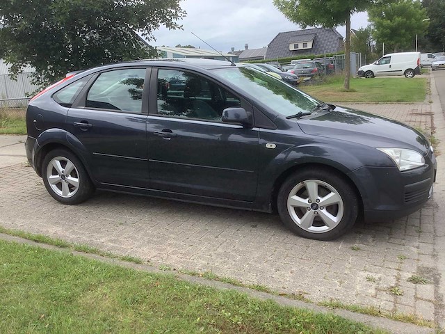 2007 ford focus 1.6-16v trend personenauto - afbeelding 6 van  13