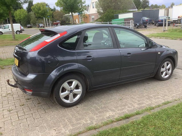 2007 ford focus 1.6-16v trend personenauto - afbeelding 7 van  13