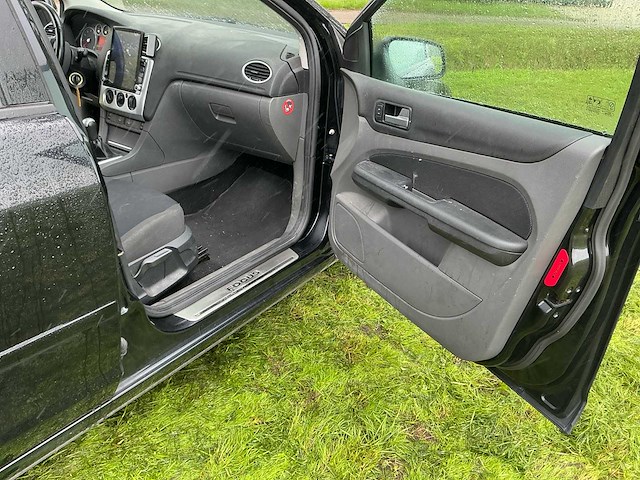 2007 ford focus wagon 1.8-16v amb. flexif. personenauto - afbeelding 28 van  36