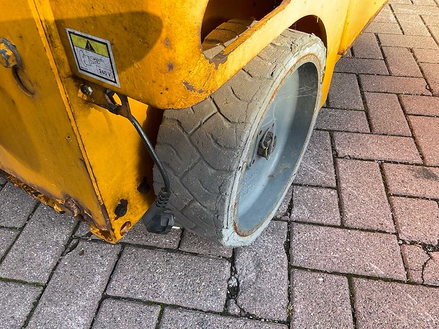 2007 haulotte compact 10n hoogwerker - afbeelding 12 van  12