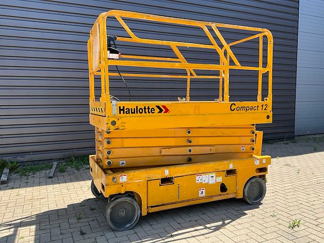 2007 haulotte compact 12 hoogwerker - afbeelding 1 van  11