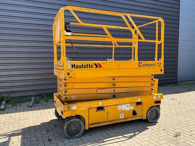 2007 haulotte compact 12 hoogwerker - afbeelding 1 van  11