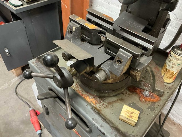 2007 heri hu315ck afkortcirkelzaagmachine - afbeelding 9 van  11