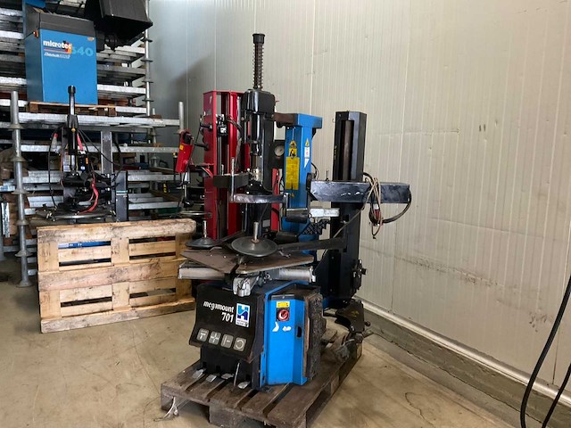 2007 hofmann megamount 701 xl banden de-en montageapparaat - afbeelding 1 van  9