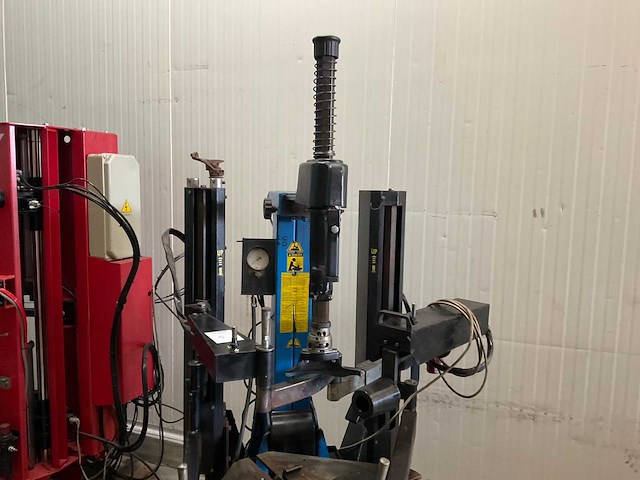 2007 hofmann megamount 701 xl banden de-en montageapparaat - afbeelding 4 van  9