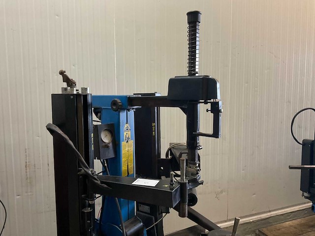 2007 hofmann megamount 701 xl banden de-en montageapparaat - afbeelding 5 van  9