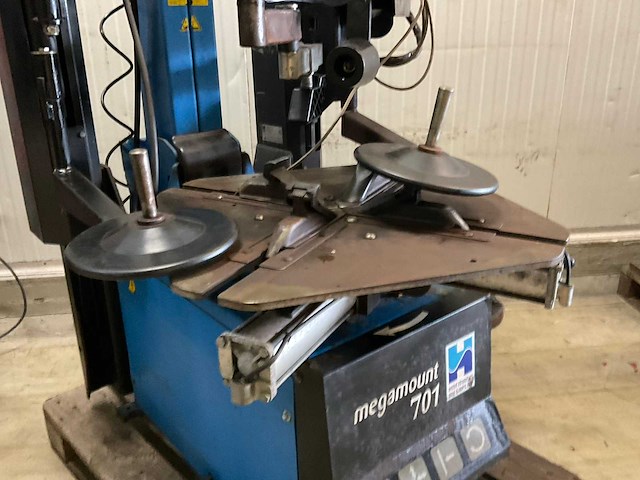 2007 hofmann megamount 701 xl banden de-en montageapparaat - afbeelding 6 van  9