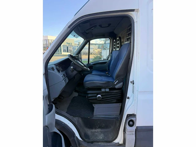 2007 iveco daily 35s12v 330 h2 bedrijfswagen met koeling - afbeelding 9 van  27
