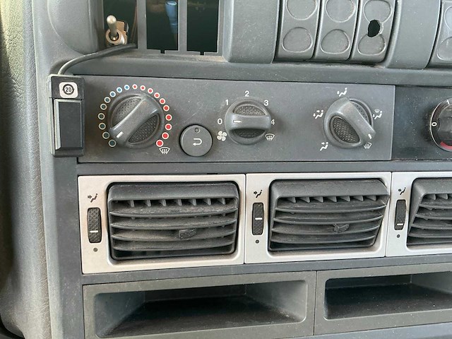 2007 iveco ml90e18 vrachtwagen - afbeelding 27 van  92