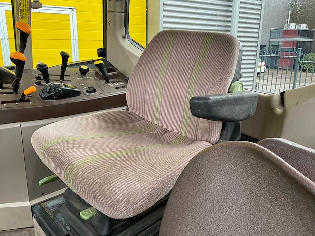 2007 john deere 6320 vierwielaangedreven landbouwtractor - afbeelding 10 van  24