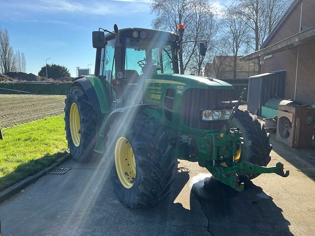 2007 john deere 6530 vierwielaangedreven landbouwtractor - afbeelding 8 van  18
