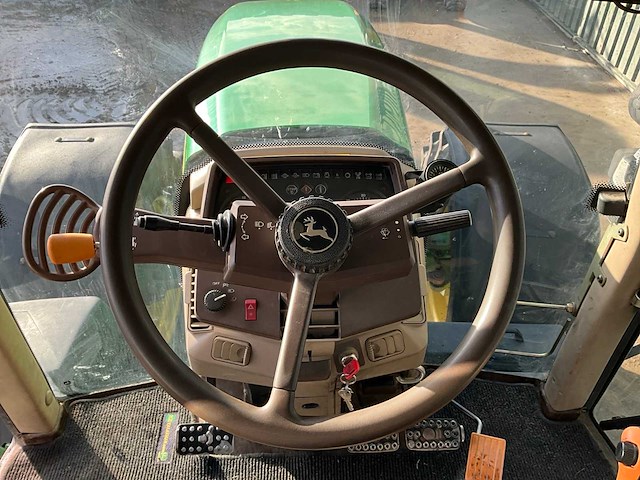 2007 john deere 6820 vierwielaangedreven landbouwtractor - afbeelding 5 van  28