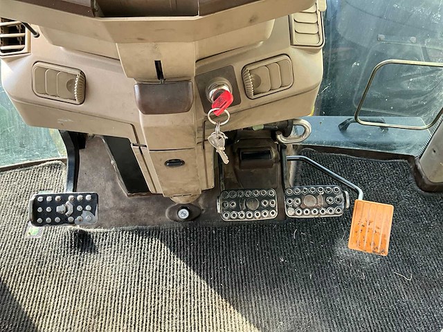 2007 john deere 6820 vierwielaangedreven landbouwtractor - afbeelding 7 van  28