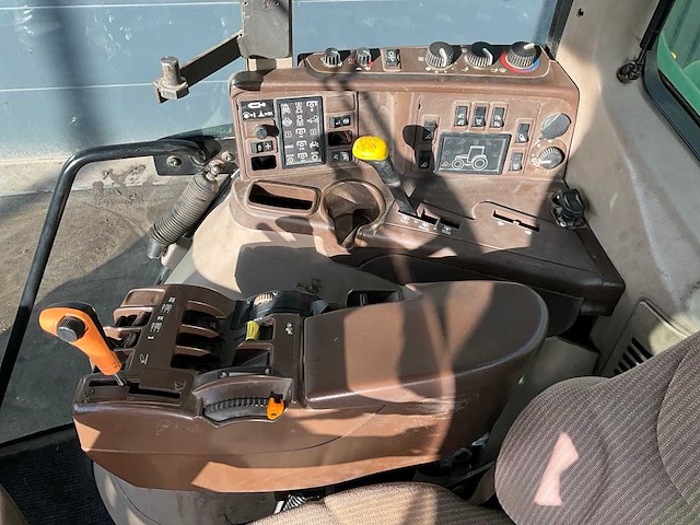 2007 john deere 6820 vierwielaangedreven landbouwtractor - afbeelding 9 van  28