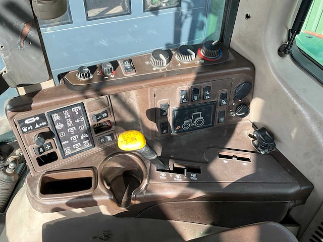 2007 john deere 6820 vierwielaangedreven landbouwtractor - afbeelding 10 van  28