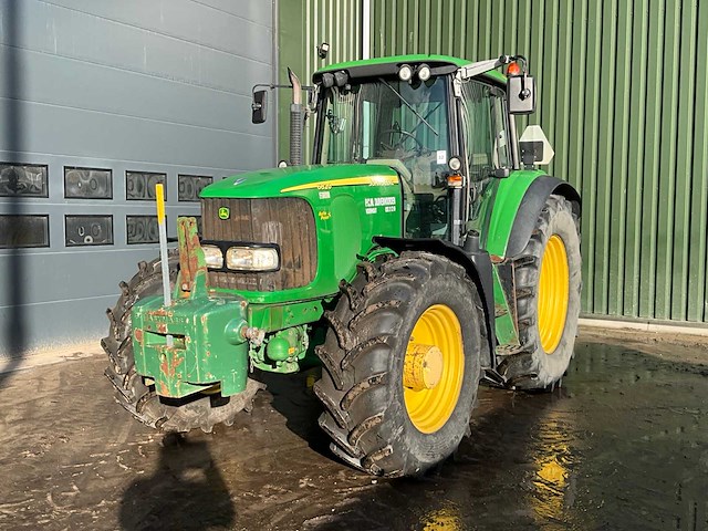 2007 john deere 6820 vierwielaangedreven landbouwtractor - afbeelding 1 van  28
