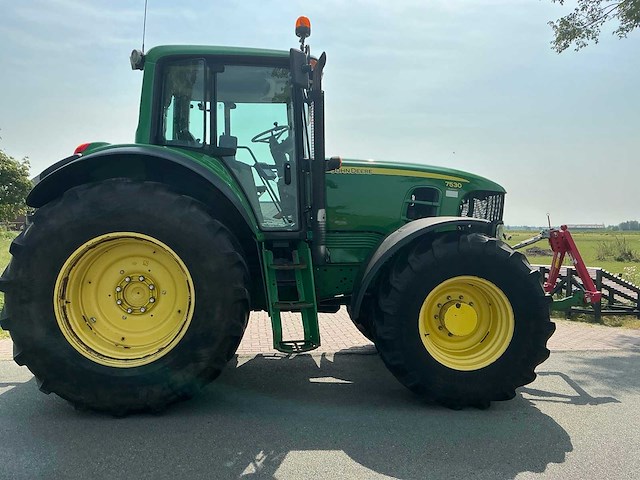 2007 john deere 7530 premium vierwielaangedreven landbouwtractor - afbeelding 13 van  34