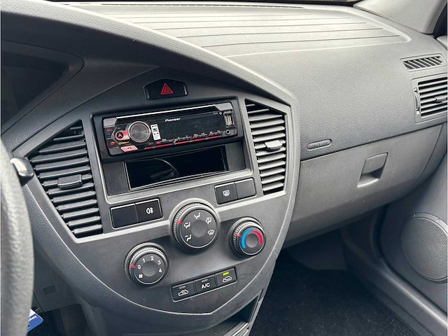 2007 kia carens 1.6-16v lx | airco | personenauto - afbeelding 7 van  16