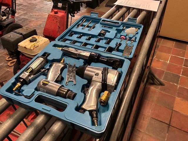 2007 kinzo pneumatisch gereedschap set - afbeelding 1 van  4