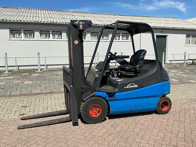 2007 linde e25/02 vorkheftruck - afbeelding 1 van  15