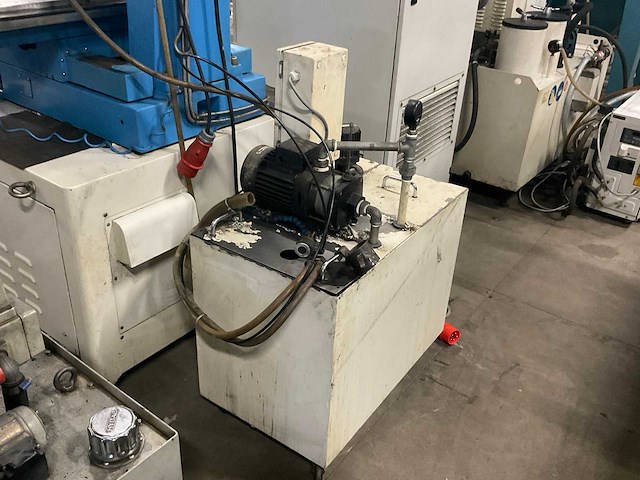 2007 madra bt-2edm startgat erodeermachine - afbeelding 2 van  18