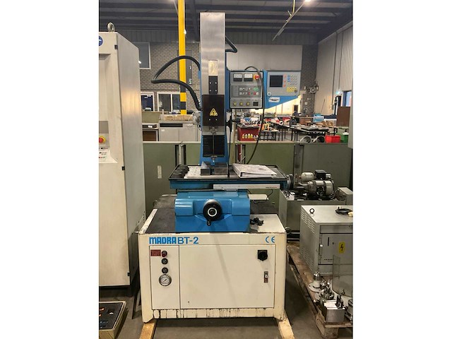 2007 madra bt-2edm startgat erodeermachine - afbeelding 11 van  18