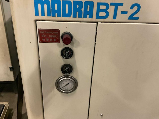 2007 madra bt-2edm startgat erodeermachine - afbeelding 16 van  18