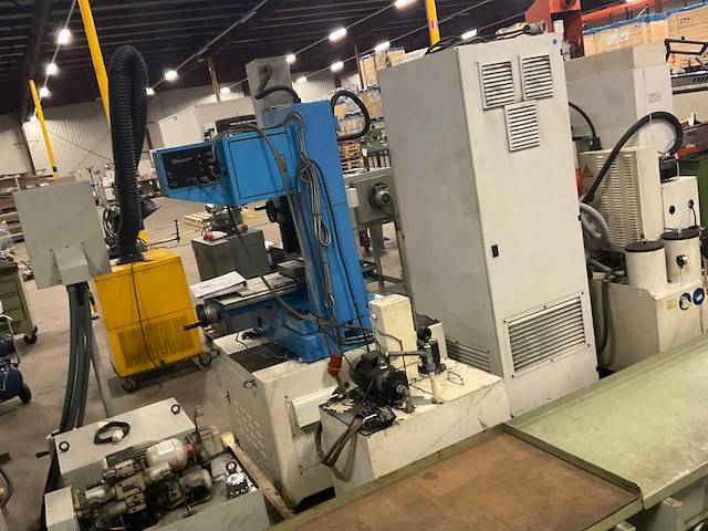 2007 madra bt-2edm startgat erodeermachine - afbeelding 18 van  18