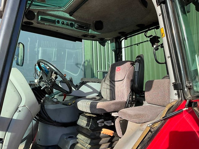 2007 massey ferguson 6480 vierwielaangedreven landbouwtractor - afbeelding 8 van  36
