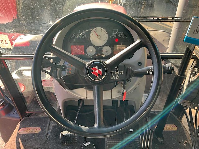 2007 massey ferguson 6480 vierwielaangedreven landbouwtractor - afbeelding 9 van  36