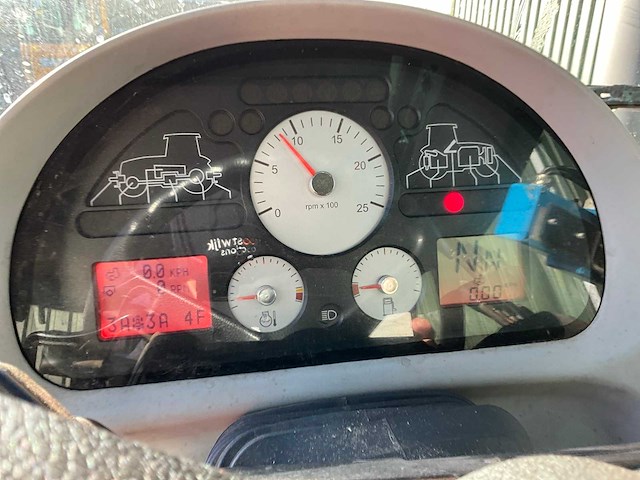 2007 massey ferguson 6480 vierwielaangedreven landbouwtractor - afbeelding 10 van  36