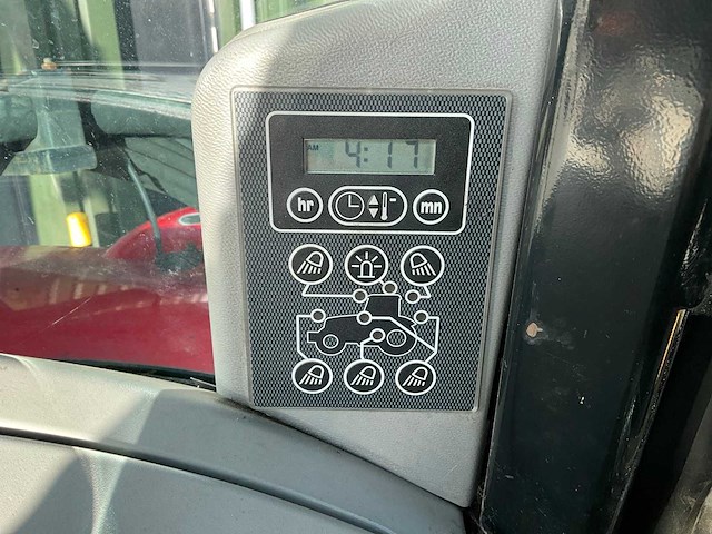 2007 massey ferguson 6480 vierwielaangedreven landbouwtractor - afbeelding 17 van  36