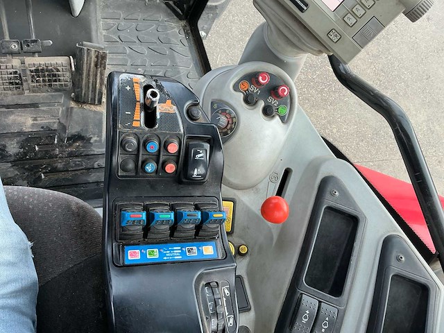 2007 massey ferguson dyna vt 7495 vierwielaangedreven landbouwtractor - afbeelding 34 van  50