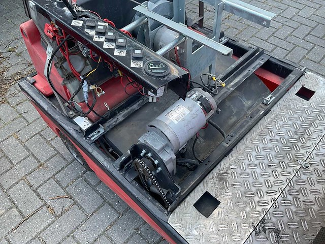 2007 meclean. 1100 tte zelfrijdende veegmachine - afbeelding 3 van  4