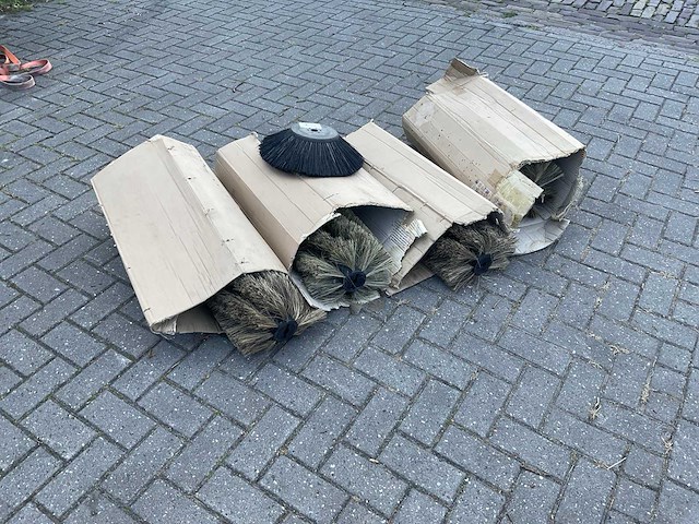2007 meclean. 1100 tte zelfrijdende veegmachine - afbeelding 4 van  4