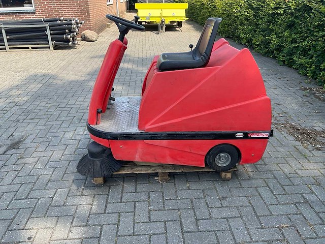 2007 meclean. 1100 tte zelfrijdende veegmachine - afbeelding 1 van  10