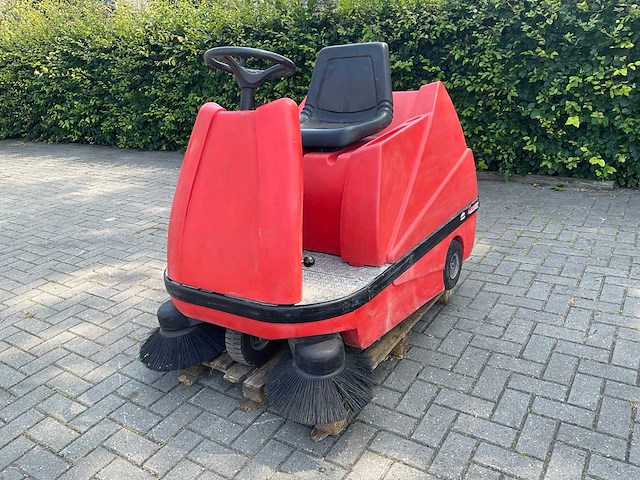 2007 meclean. 1100 tte zelfrijdende veegmachine - afbeelding 6 van  10