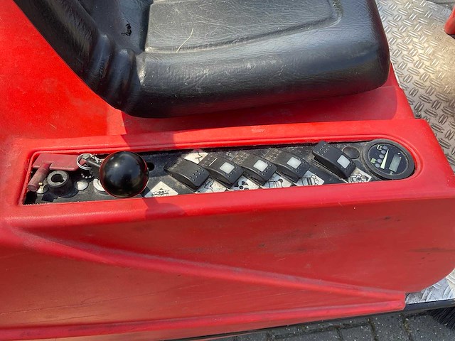 2007 meclean. 1100 tte zelfrijdende veegmachine - afbeelding 10 van  10