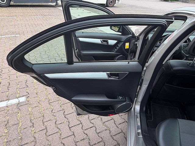 2007 mercedes-benz c-klasse 200 k personenauto - afbeelding 78 van  126