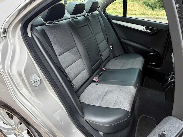 2007 mercedes-benz c-klasse 200 k personenauto - afbeelding 82 van  126