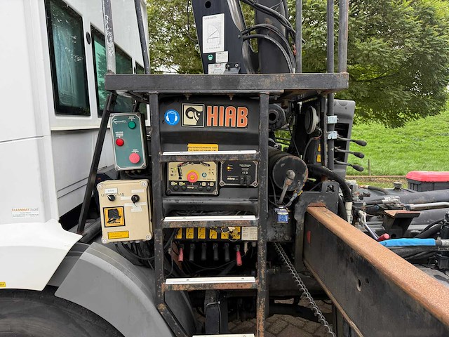 2007 mercedes-benz econic kraanwagen hiab 220 - 6x2 - afbeelding 15 van  53