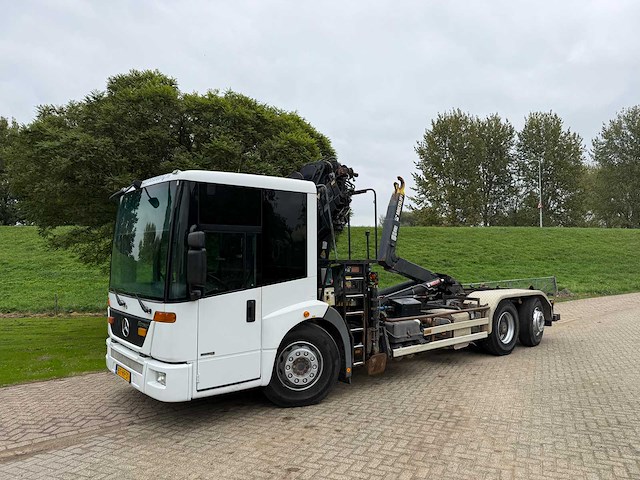 2007 mercedes-benz econic kraanwagen hiab 220 - 6x2 - afbeelding 28 van  53
