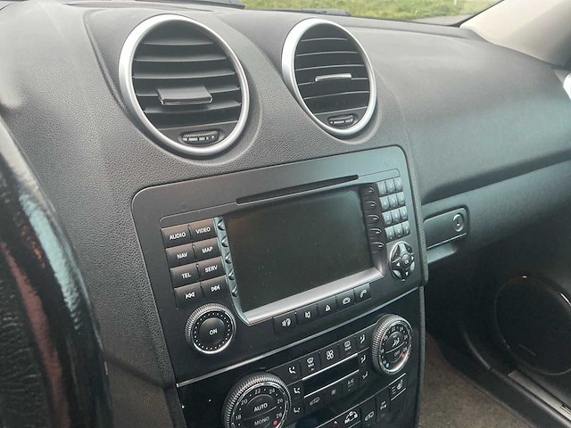 2007 mercedes-benz ml 63 amg personenauto - afbeelding 16 van  55