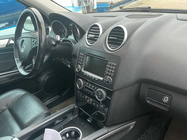 2007 mercedes-benz ml 63 amg personenauto - afbeelding 28 van  55