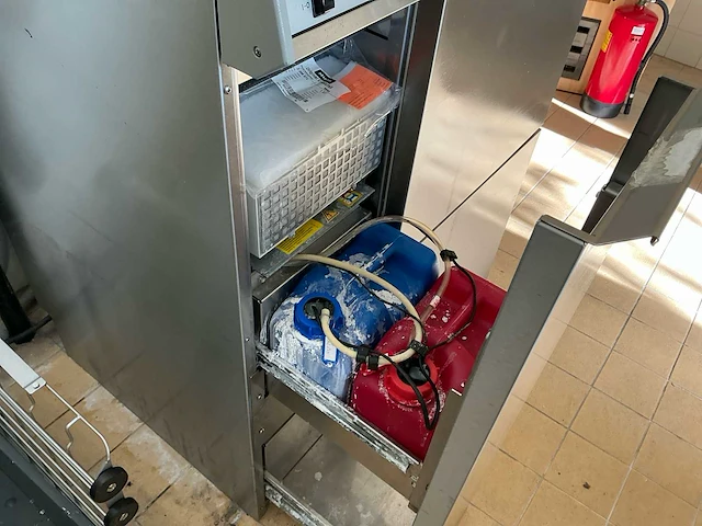 2007 miele professional g 7836 laboratorium reinigingsautomaat / vaatwasser - afbeelding 12 van  12