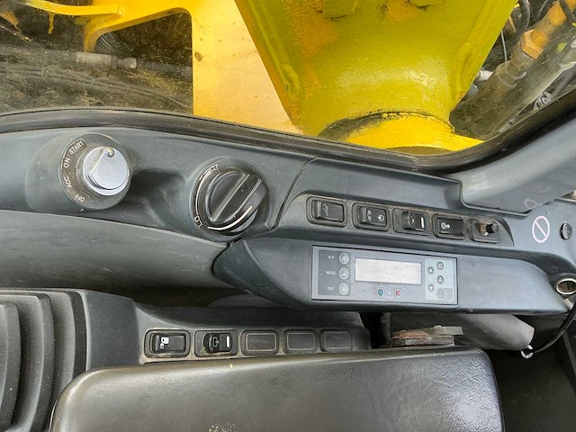 2007 new holland e 215b rupsgraafmachine - afbeelding 42 van  52