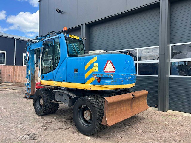 2007 new holland mh plus banden graafmachine - afbeelding 3 van  10
