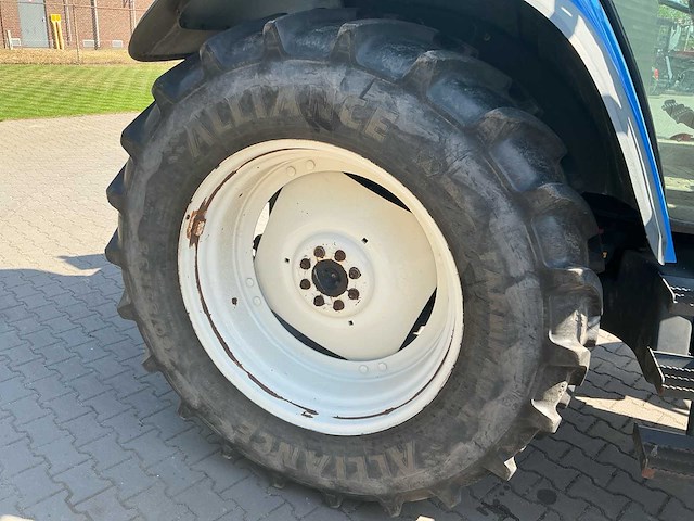 2007 new holland tm120 vierwielaangedreven landbouwtractor - afbeelding 8 van  30