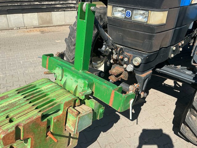 2007 new holland tm120 vierwielaangedreven landbouwtractor - afbeelding 28 van  30